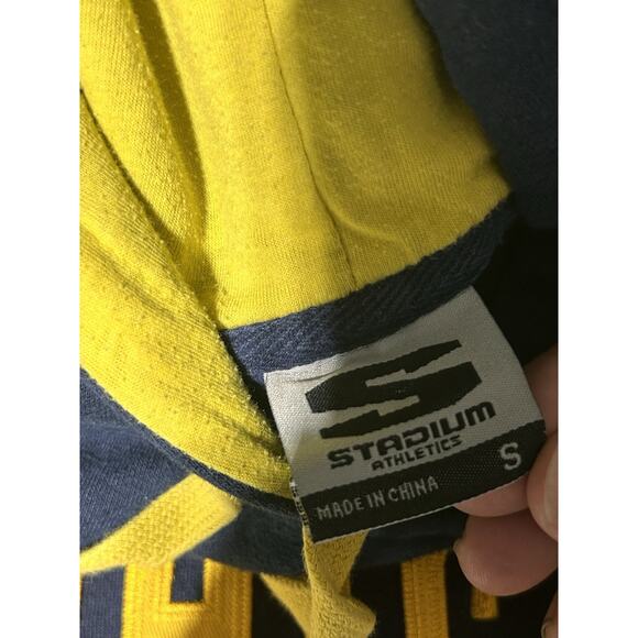 University of Michigan Hoodie Mens S Blue Yellow Stadium Athletics Wolverines - Picture 4 of 7